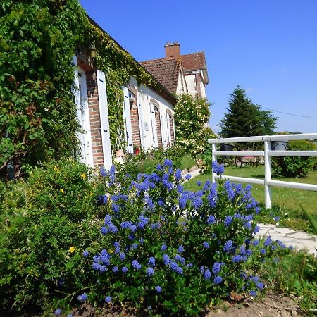 Chambres D'Hotes Les Muscaris Feins-en-Gatinais Εξωτερικό φωτογραφία